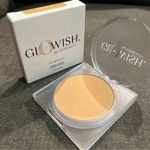 05 Medium - Huda Beauty Glowish
Pressed Powder